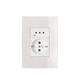 Conj. plaq. c/ schuko + 3 en línea - Presta blanco - C51014