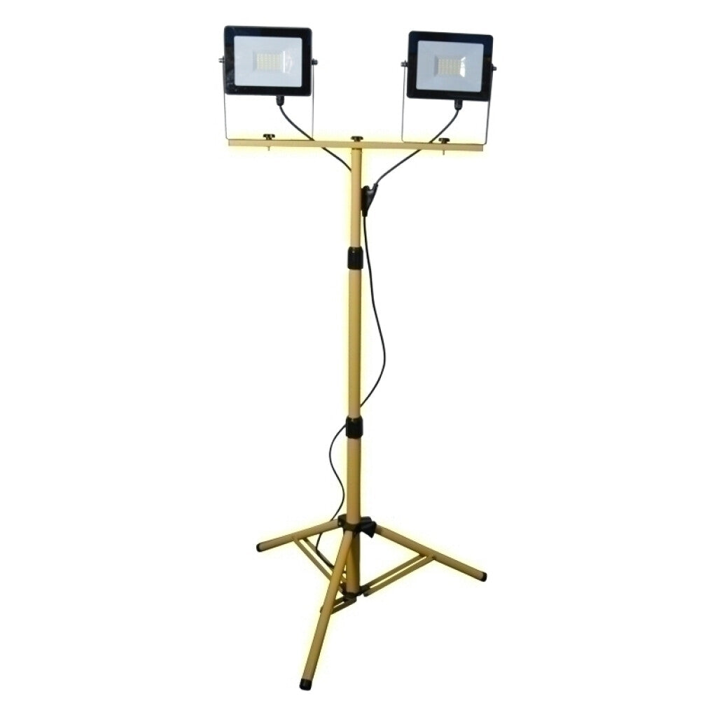 Dos proyectores LED c/trípode 50W fría exterior - IX1594